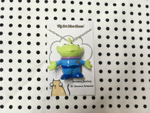 Load image into Gallery viewer, V2 Toy Story Alien 3D Necklace