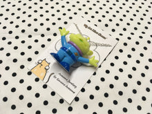Load image into Gallery viewer, V3 Toy Story Alien 3D Necklace